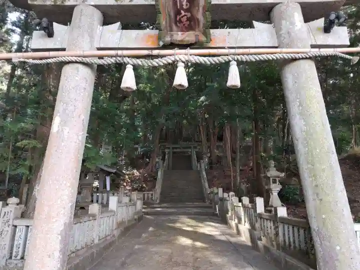 豊崎八幡神社の{uncategorized: "未分類", other: "その他", undefined: "問題あり", building: "その他建物", grave: "お墓", sacred_gate: "鳥居", guardian: "狛犬", statue: "像", buddha: "仏像", history: "歴史", nature: "自然", garden: "庭園", animal: "動物", pagoda: "塔", temizu: "手水舎", mountain_gate: "山門・神門", sanctuary: "本殿・本堂", subordinate: "末社・摂社", art: "芸術", scenery: "景色", jizo: "地蔵", ema: "絵馬", goshuin: "御朱印", omikuji: "おみくじ", items: "授与品その他", amulet: "お守り", goshuincho: "御朱印帳", eats: "食事", festival: "お祭り", votive_dance: "神楽", shichigosan: "七五三参", wedding: "結婚式", experience: "体験その他", initially: "初詣", around: "周辺", anti_infection: "感染症対策"}