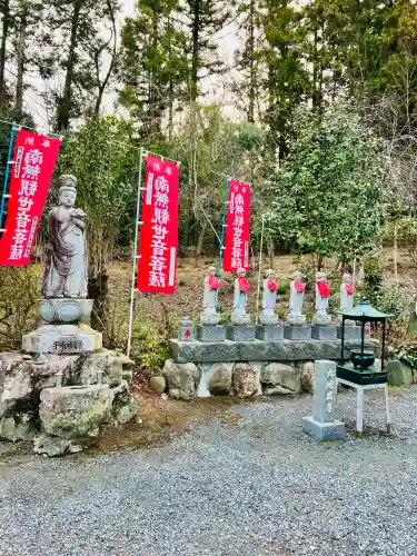 法泉寺の{uncategorized: "未分類", other: "その他", undefined: "問題あり", building: "その他建物", grave: "お墓", sacred_gate: "鳥居", guardian: "狛犬", statue: "像", buddha: "仏像", history: "歴史", nature: "自然", garden: "庭園", animal: "動物", pagoda: "塔", temizu: "手水舎", mountain_gate: "山門・神門", sanctuary: "本殿・本堂", subordinate: "末社・摂社", art: "芸術", scenery: "景色", jizo: "地蔵", ema: "絵馬", goshuin: "御朱印", omikuji: "おみくじ", items: "授与品その他", amulet: "お守り", goshuincho: "御朱印帳", eats: "食事", festival: "お祭り", votive_dance: "神楽", shichigosan: "七五三参", wedding: "結婚式", experience: "体験その他", initially: "初詣", around: "周辺", anti_infection: "感染症対策"}