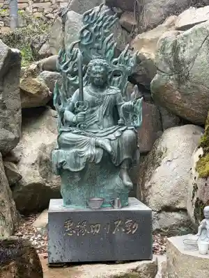 安養寺の{uncategorized: "未分類", other: "その他", undefined: "問題あり", building: "その他建物", grave: "お墓", sacred_gate: "鳥居", guardian: "狛犬", statue: "像", buddha: "仏像", history: "歴史", nature: "自然", garden: "庭園", animal: "動物", pagoda: "塔", temizu: "手水舎", mountain_gate: "山門・神門", sanctuary: "本殿・本堂", subordinate: "末社・摂社", art: "芸術", scenery: "景色", jizo: "地蔵", ema: "絵馬", goshuin: "御朱印", omikuji: "おみくじ", items: "授与品その他", amulet: "お守り", goshuincho: "御朱印帳", eats: "食事", festival: "お祭り", votive_dance: "神楽", shichigosan: "七五三参", wedding: "結婚式", experience: "体験その他", initially: "初詣", around: "周辺", anti_infection: "感染症対策"}
