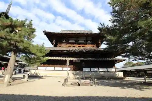 法隆寺の本殿・本堂