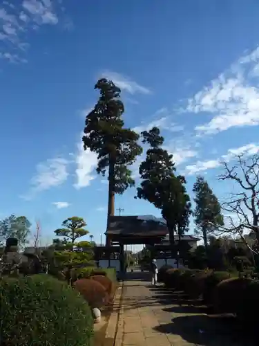 龍泉院の山門