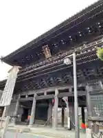 久遠寺の本殿・本堂