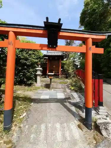 稲荷神社の{uncategorized: "未分類", other: "その他", undefined: "問題あり", building: "その他建物", grave: "お墓", sacred_gate: "鳥居", guardian: "狛犬", statue: "像", buddha: "仏像", history: "歴史", nature: "自然", garden: "庭園", animal: "動物", pagoda: "塔", temizu: "手水舎", mountain_gate: "山門・神門", sanctuary: "本殿・本堂", subordinate: "末社・摂社", art: "芸術", scenery: "景色", jizo: "地蔵", ema: "絵馬", goshuin: "御朱印", omikuji: "おみくじ", items: "授与品その他", amulet: "お守り", goshuincho: "御朱印帳", eats: "食事", festival: "お祭り", votive_dance: "神楽", shichigosan: "七五三参", wedding: "結婚式", experience: "体験その他", initially: "初詣", around: "周辺", anti_infection: "感染症対策"}