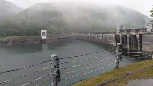 糠平電源神社の景色