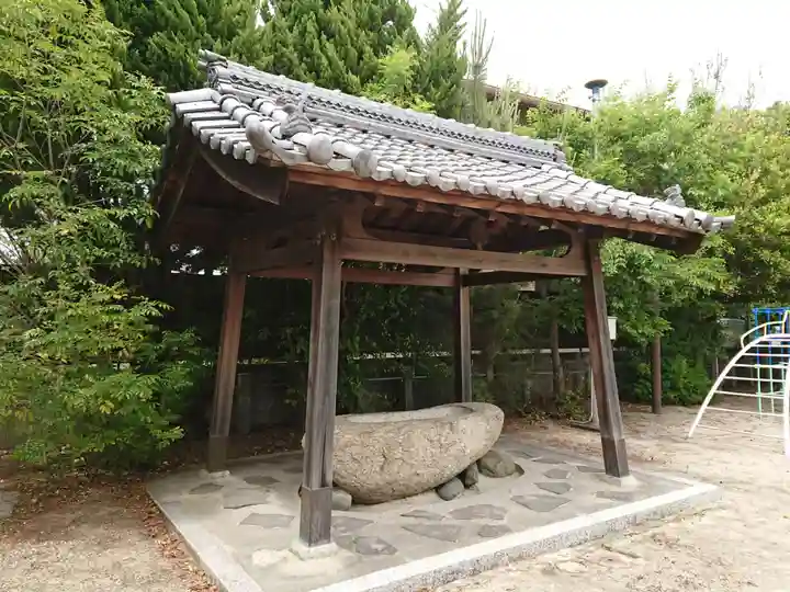 秋葉社(東山秋葉社)の手水舎