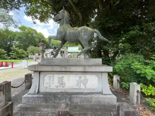 城山八幡宮の像