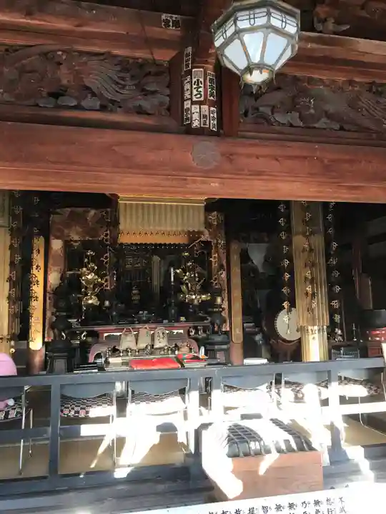 摩尼寺の本殿・本堂