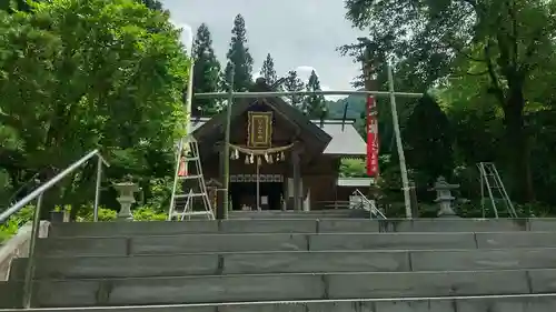 八海山尊神社の建物その他