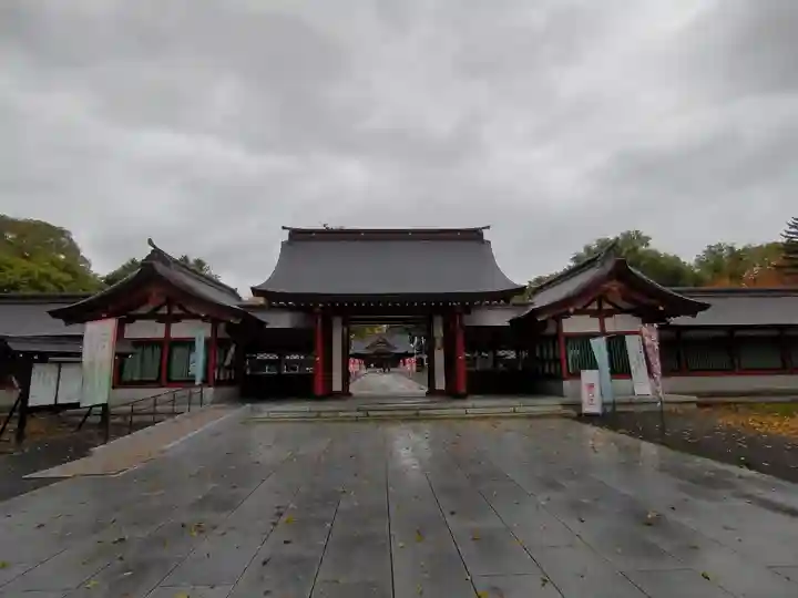 北海道護國神社の山門・神門