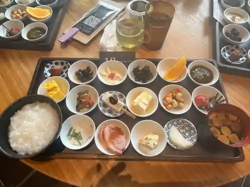 築地本願寺（本願寺築地別院）の{uncategorized: "未分類", other: "その他", undefined: "問題あり", building: "その他建物", grave: "お墓", sacred_gate: "鳥居", guardian: "狛犬", statue: "像", buddha: "仏像", history: "歴史", nature: "自然", garden: "庭園", animal: "動物", pagoda: "塔", temizu: "手水舎", mountain_gate: "山門・神門", sanctuary: "本殿・本堂", subordinate: "末社・摂社", art: "芸術", scenery: "景色", jizo: "地蔵", ema: "絵馬", goshuin: "御朱印", omikuji: "おみくじ", items: "授与品その他", amulet: "お守り", goshuincho: "御朱印帳", eats: "食事", festival: "お祭り", votive_dance: "神楽", shichigosan: "七五三参", wedding: "結婚式", experience: "体験その他", initially: "初詣", around: "周辺", anti_infection: "感染症対策"}