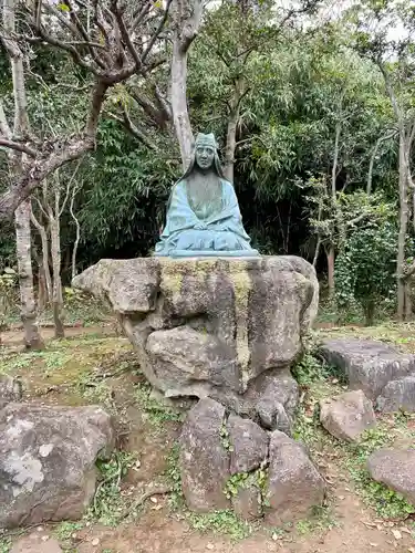 江島神社の像