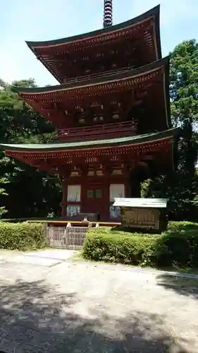 目の霊山　油山寺の塔