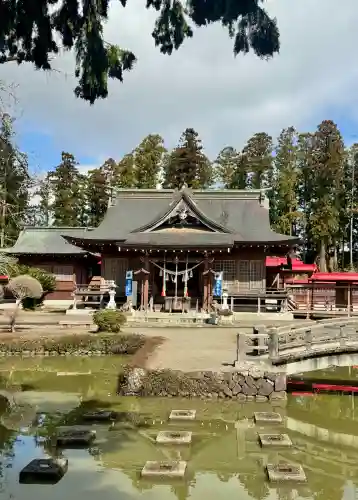 熊野神社の{uncategorized: "未分類", other: "その他", undefined: "問題あり", building: "その他建物", grave: "お墓", sacred_gate: "鳥居", guardian: "狛犬", statue: "像", buddha: "仏像", history: "歴史", nature: "自然", garden: "庭園", animal: "動物", pagoda: "塔", temizu: "手水舎", mountain_gate: "山門・神門", sanctuary: "本殿・本堂", subordinate: "末社・摂社", art: "芸術", scenery: "景色", jizo: "地蔵", ema: "絵馬", goshuin: "御朱印", omikuji: "おみくじ", items: "授与品その他", amulet: "お守り", goshuincho: "御朱印帳", eats: "食事", festival: "お祭り", votive_dance: "神楽", shichigosan: "七五三参", wedding: "結婚式", experience: "体験その他", initially: "初詣", around: "周辺", anti_infection: "感染症対策"}