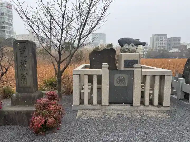 寛永寺不忍池弁天堂の{uncategorized: "未分類", other: "その他", undefined: "問題あり", building: "その他建物", grave: "お墓", sacred_gate: "鳥居", guardian: "狛犬", statue: "像", buddha: "仏像", history: "歴史", nature: "自然", garden: "庭園", animal: "動物", pagoda: "塔", temizu: "手水舎", mountain_gate: "山門・神門", sanctuary: "本殿・本堂", subordinate: "末社・摂社", art: "芸術", scenery: "景色", jizo: "地蔵", ema: "絵馬", goshuin: "御朱印", omikuji: "おみくじ", items: "授与品その他", amulet: "お守り", goshuincho: "御朱印帳", eats: "食事", festival: "お祭り", votive_dance: "神楽", shichigosan: "七五三参", wedding: "結婚式", experience: "体験その他", initially: "初詣", around: "周辺", anti_infection: "感染症対策"}