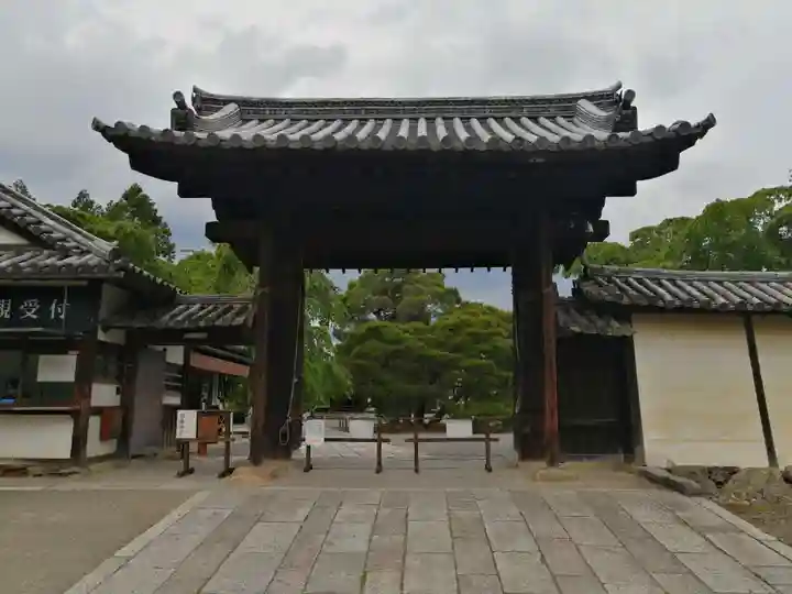 醍醐寺の山門・神門