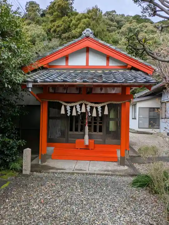 出雲大社新宮教会の{uncategorized: "未分類", other: "その他", undefined: "問題あり", building: "その他建物", grave: "お墓", sacred_gate: "鳥居", guardian: "狛犬", statue: "像", buddha: "仏像", history: "歴史", nature: "自然", garden: "庭園", animal: "動物", pagoda: "塔", temizu: "手水舎", mountain_gate: "山門・神門", sanctuary: "本殿・本堂", subordinate: "末社・摂社", art: "芸術", scenery: "景色", jizo: "地蔵", ema: "絵馬", goshuin: "御朱印", omikuji: "おみくじ", items: "授与品その他", amulet: "お守り", goshuincho: "御朱印帳", eats: "食事", festival: "お祭り", votive_dance: "神楽", shichigosan: "七五三参", wedding: "結婚式", experience: "体験その他", initially: "初詣", around: "周辺", anti_infection: "感染症対策"}