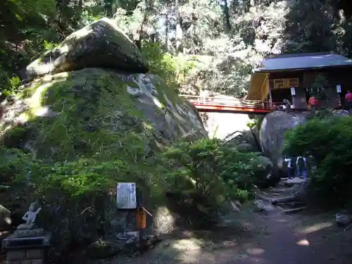 名草厳島神社の像