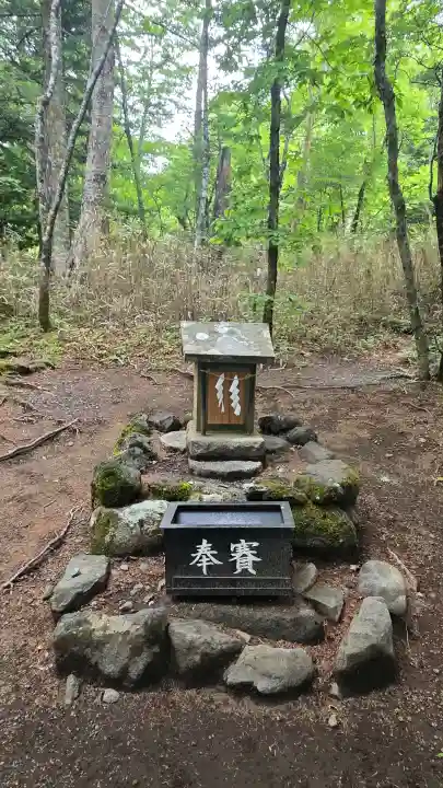 新屋山神社奥宮(山梨県)