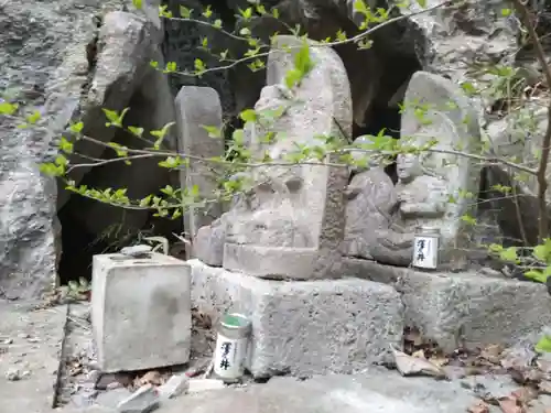 一石山神社の仏像