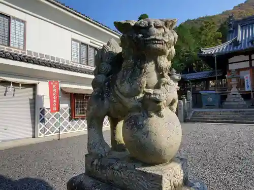 熊箇原八幡神社の狛犬