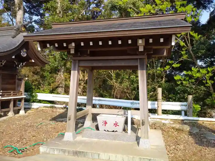 三熊神社の手水舎