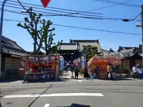 大念佛寺の{uncategorized: "未分類", other: "その他", undefined: "問題あり", building: "その他建物", grave: "お墓", sacred_gate: "鳥居", guardian: "狛犬", statue: "像", buddha: "仏像", history: "歴史", nature: "自然", garden: "庭園", animal: "動物", pagoda: "塔", temizu: "手水舎", mountain_gate: "山門・神門", sanctuary: "本殿・本堂", subordinate: "末社・摂社", art: "芸術", scenery: "景色", jizo: "地蔵", ema: "絵馬", goshuin: "御朱印", omikuji: "おみくじ", items: "授与品その他", amulet: "お守り", goshuincho: "御朱印帳", eats: "食事", festival: "お祭り", votive_dance: "神楽", shichigosan: "七五三参", wedding: "結婚式", experience: "体験その他", initially: "初詣", around: "周辺", anti_infection: "感染症対策"}