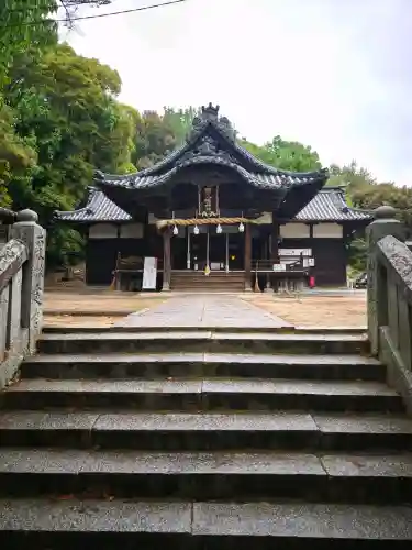 朝日八幡神社の{uncategorized: "未分類", other: "その他", undefined: "問題あり", building: "その他建物", grave: "お墓", sacred_gate: "鳥居", guardian: "狛犬", statue: "像", buddha: "仏像", history: "歴史", nature: "自然", garden: "庭園", animal: "動物", pagoda: "塔", temizu: "手水舎", mountain_gate: "山門・神門", sanctuary: "本殿・本堂", subordinate: "末社・摂社", art: "芸術", scenery: "景色", jizo: "地蔵", ema: "絵馬", goshuin: "御朱印", omikuji: "おみくじ", items: "授与品その他", amulet: "お守り", goshuincho: "御朱印帳", eats: "食事", festival: "お祭り", votive_dance: "神楽", shichigosan: "七五三参", wedding: "結婚式", experience: "体験その他", initially: "初詣", around: "周辺", anti_infection: "感染症対策"}