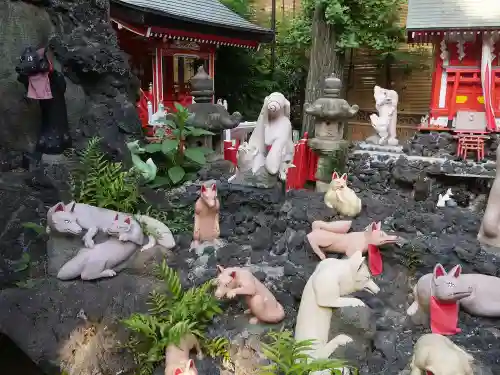 京濱伏見稲荷神社の狛犬