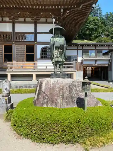 安楽寺の像