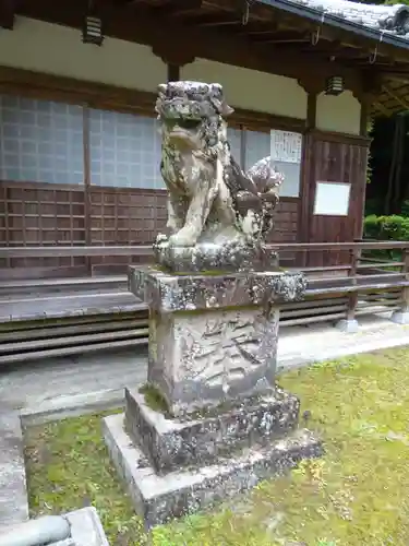 穴師坐兵主神社の狛犬