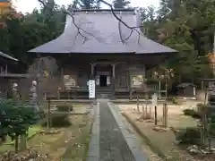 国上寺の本殿