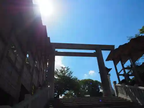 伊勢山皇大神宮の鳥居