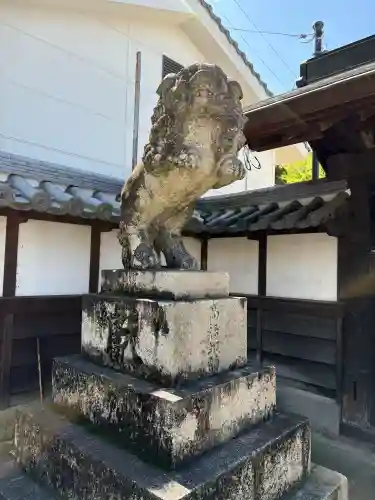 素盞嗚神社の{uncategorized: "未分類", other: "その他", undefined: "問題あり", building: "その他建物", grave: "お墓", sacred_gate: "鳥居", guardian: "狛犬", statue: "像", buddha: "仏像", history: "歴史", nature: "自然", garden: "庭園", animal: "動物", pagoda: "塔", temizu: "手水舎", mountain_gate: "山門・神門", sanctuary: "本殿・本堂", subordinate: "末社・摂社", art: "芸術", scenery: "景色", jizo: "地蔵", ema: "絵馬", goshuin: "御朱印", omikuji: "おみくじ", items: "授与品その他", amulet: "お守り", goshuincho: "御朱印帳", eats: "食事", festival: "お祭り", votive_dance: "神楽", shichigosan: "七五三参", wedding: "結婚式", experience: "体験その他", initially: "初詣", around: "周辺", anti_infection: "感染症対策"}