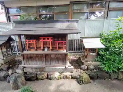 天王坊稲荷神社の末社・摂社