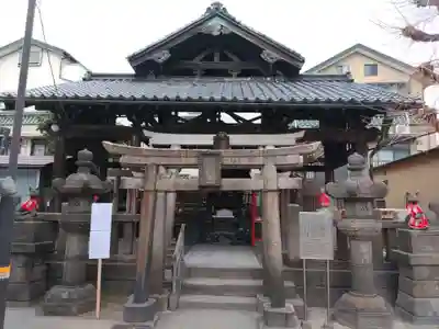 被官稲荷神社の鳥居