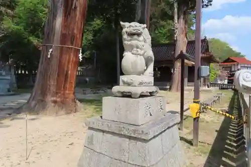 清神社の狛犬