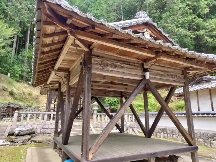 慈久神社の{uncategorized: "未分類", other: "その他", undefined: "問題あり", building: "その他建物", grave: "お墓", sacred_gate: "鳥居", guardian: "狛犬", statue: "像", buddha: "仏像", history: "歴史", nature: "自然", garden: "庭園", animal: "動物", pagoda: "塔", temizu: "手水舎", mountain_gate: "山門・神門", sanctuary: "本殿・本堂", subordinate: "末社・摂社", art: "芸術", scenery: "景色", jizo: "地蔵", ema: "絵馬", goshuin: "御朱印", omikuji: "おみくじ", items: "授与品その他", amulet: "お守り", goshuincho: "御朱印帳", eats: "食事", festival: "お祭り", votive_dance: "神楽", shichigosan: "七五三参", wedding: "結婚式", experience: "体験その他", initially: "初詣", around: "周辺", anti_infection: "感染症対策"}
