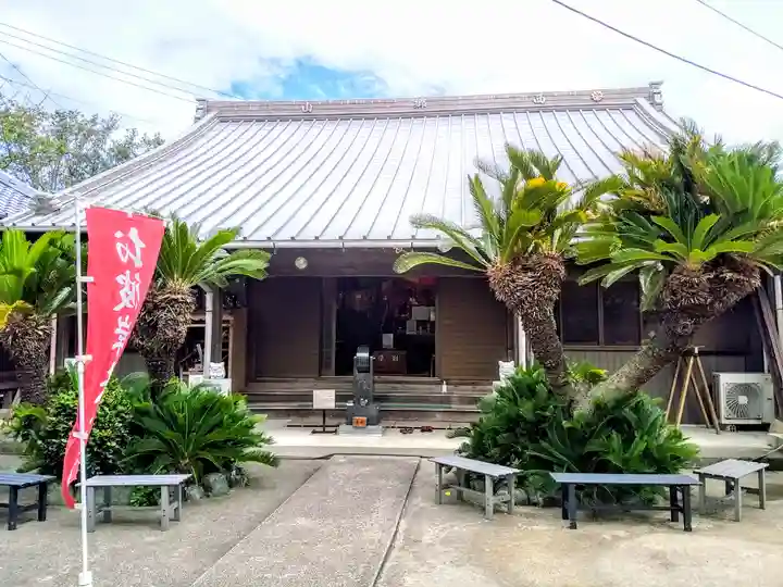 長心寺の本殿・本堂