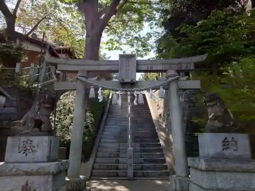 千草台杉山神社の鳥居