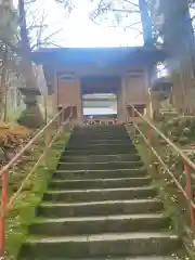 白鳥神社の山門