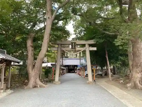 御殿山神社の{uncategorized: "未分類", other: "その他", undefined: "問題あり", building: "その他建物", grave: "お墓", sacred_gate: "鳥居", guardian: "狛犬", statue: "像", buddha: "仏像", history: "歴史", nature: "自然", garden: "庭園", animal: "動物", pagoda: "塔", temizu: "手水舎", mountain_gate: "山門・神門", sanctuary: "本殿・本堂", subordinate: "末社・摂社", art: "芸術", scenery: "景色", jizo: "地蔵", ema: "絵馬", goshuin: "御朱印", omikuji: "おみくじ", items: "授与品その他", amulet: "お守り", goshuincho: "御朱印帳", eats: "食事", festival: "お祭り", votive_dance: "神楽", shichigosan: "七五三参", wedding: "結婚式", experience: "体験その他", initially: "初詣", around: "周辺", anti_infection: "感染症対策"}