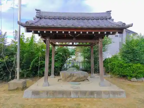 六所社（馬見塚）の手水舎