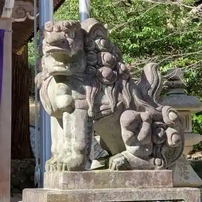 賀毛神社の狛犬