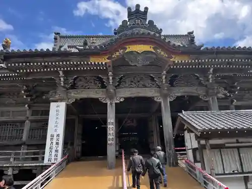 誕生寺の本殿・本堂
