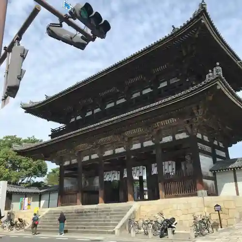 仁和寺の山門