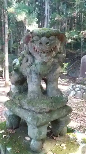 二柱神社の狛犬