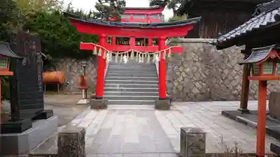 青山御幣稲荷神社の鳥居