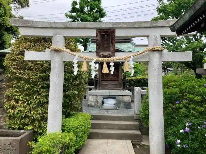 薭田神社の{uncategorized: "未分類", other: "その他", undefined: "問題あり", building: "その他建物", grave: "お墓", sacred_gate: "鳥居", guardian: "狛犬", statue: "像", buddha: "仏像", history: "歴史", nature: "自然", garden: "庭園", animal: "動物", pagoda: "塔", temizu: "手水舎", mountain_gate: "山門・神門", sanctuary: "本殿・本堂", subordinate: "末社・摂社", art: "芸術", scenery: "景色", jizo: "地蔵", ema: "絵馬", goshuin: "御朱印", omikuji: "おみくじ", items: "授与品その他", amulet: "お守り", goshuincho: "御朱印帳", eats: "食事", festival: "お祭り", votive_dance: "神楽", shichigosan: "七五三参", wedding: "結婚式", experience: "体験その他", initially: "初詣", around: "周辺", anti_infection: "感染症対策"}
