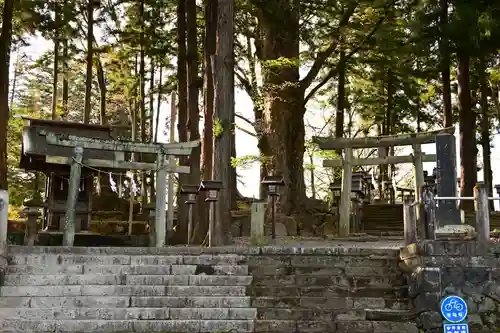 諏訪大社下社秋宮(長野県)