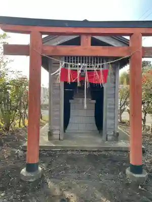白鳥大明神の{uncategorized: "未分類", other: "その他", undefined: "問題あり", building: "その他建物", grave: "お墓", sacred_gate: "鳥居", guardian: "狛犬", statue: "像", buddha: "仏像", history: "歴史", nature: "自然", garden: "庭園", animal: "動物", pagoda: "塔", temizu: "手水舎", mountain_gate: "山門・神門", sanctuary: "本殿・本堂", subordinate: "末社・摂社", art: "芸術", scenery: "景色", jizo: "地蔵", ema: "絵馬", goshuin: "御朱印", omikuji: "おみくじ", items: "授与品その他", amulet: "お守り", goshuincho: "御朱印帳", eats: "食事", festival: "お祭り", votive_dance: "神楽", shichigosan: "七五三参", wedding: "結婚式", experience: "体験その他", initially: "初詣", around: "周辺", anti_infection: "感染症対策"}